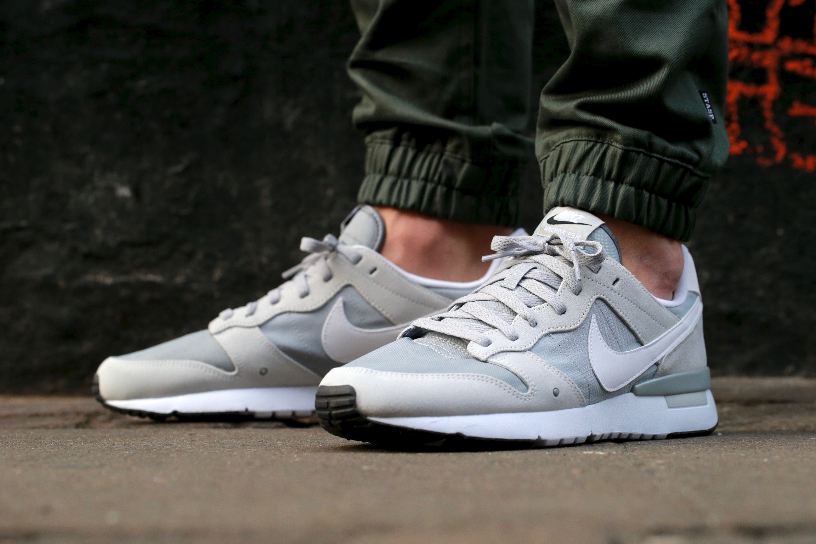 Obsesión Dempsey Depender de Nike Archive 83.M – Pure Platinum / White / Wolf Grey / Silver – STASP