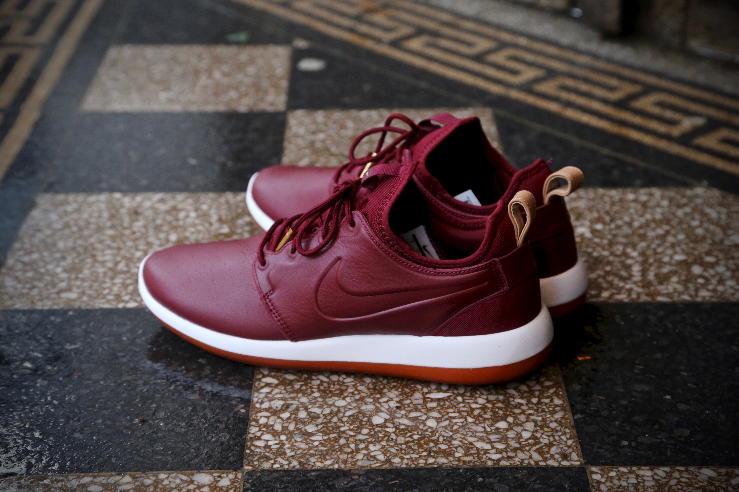 nike roshe two leather prm