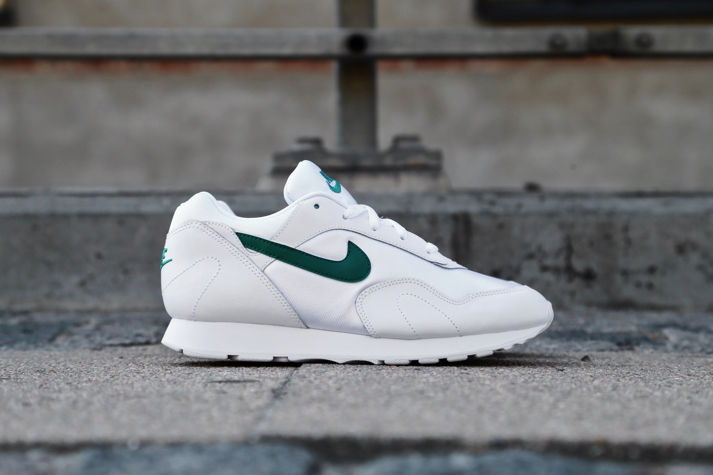 Nike W Outburst OG – White / Opal Green 