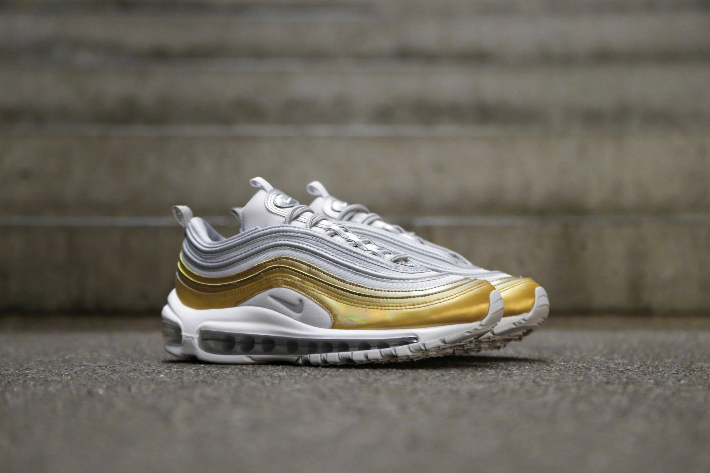 nike air max 97 gold and white